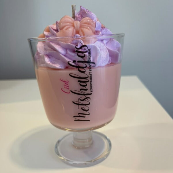 Kookosvahast metshaldja küünal pokaalis