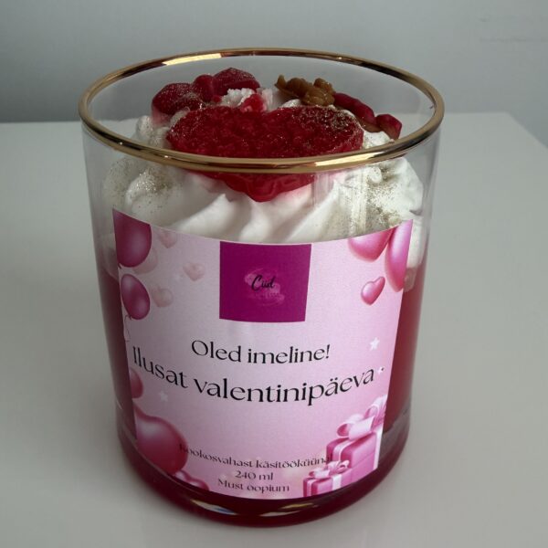 Kookosvahast punane valentinipäeva eriküünal