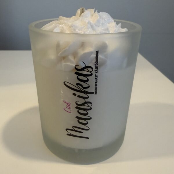 Kookosvahast maasika küünal valges küünlaklaasis